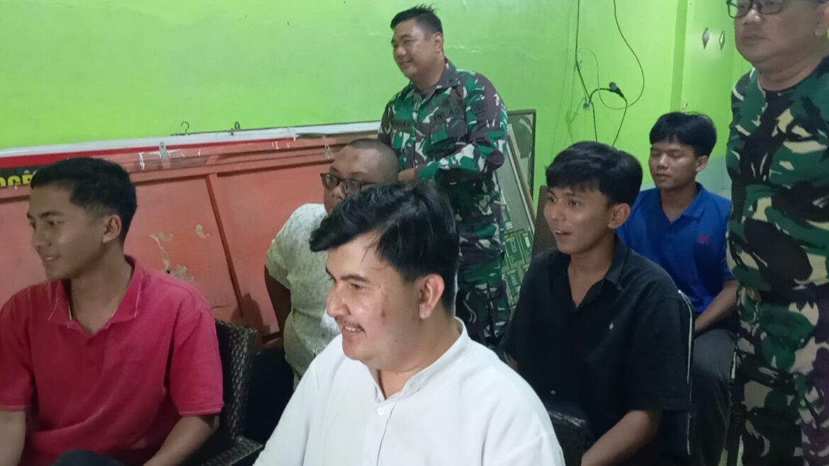 Koramil 1401/Kesambi Gelar Nobar Gembira Piala Dunia 2026 Bersama Warga.