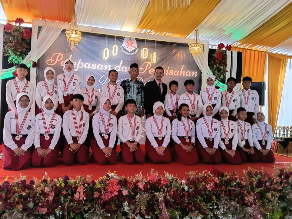 Acara Kelulusan SDN Sadagori 1 Kota Cirebon Tahun 2025 – 2026 dan Pemberian penghargaan kepada siswa Berprestasi