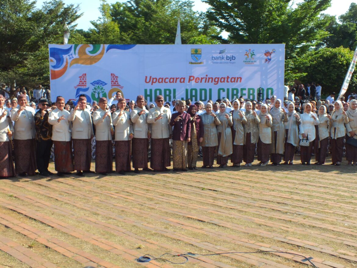 DANDIM 0614/KOTA CIREBON DAN KETUA PERSIT KCK CABANG XXV HADIRI UPACARA HARI JADI KOTA CIREBON KE-599
