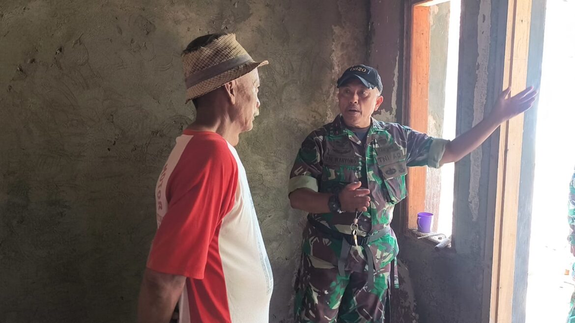 Turun Langsung ke Lapangan, Dan SSK TMMD ke-129 Kodim 0620 Awasi Progres Rehab RTLH Bapak Rasta Demi Hunian yang Lebih Layak